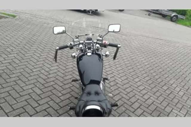 Suzuki VS 400 Intruder (1997) thumbnail 6