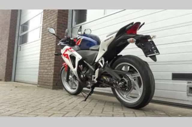Honda CBR250R (2014) thumbnail 3