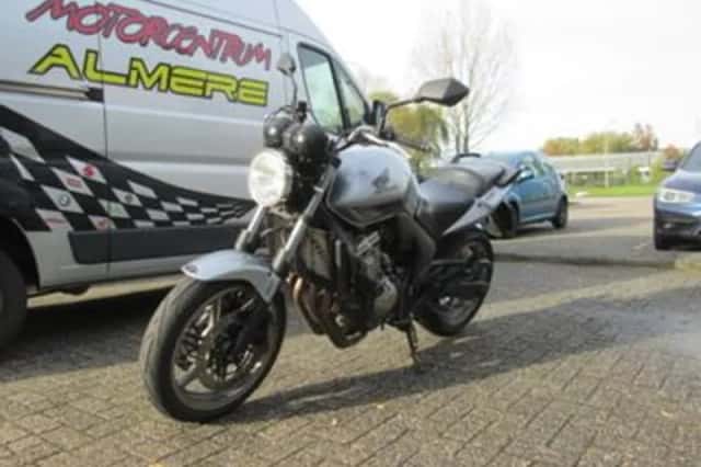 Honda CBF600NA (2009) thumbnail 2