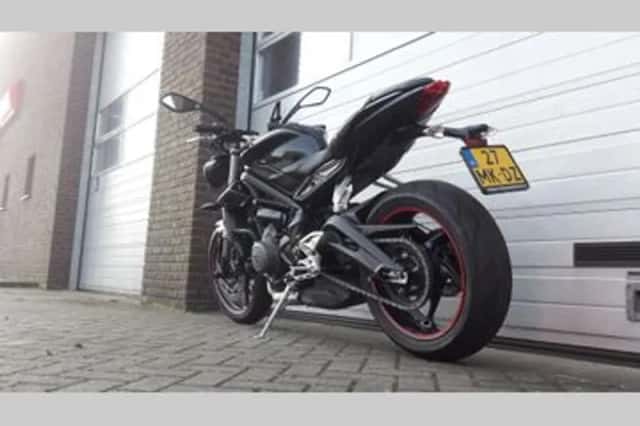 Triumph Street Triple S (2018) thumbnail 3