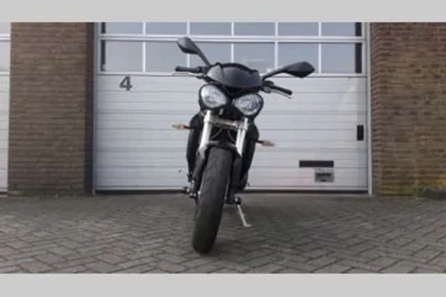Triumph Street Triple S (2018) thumbnail 5