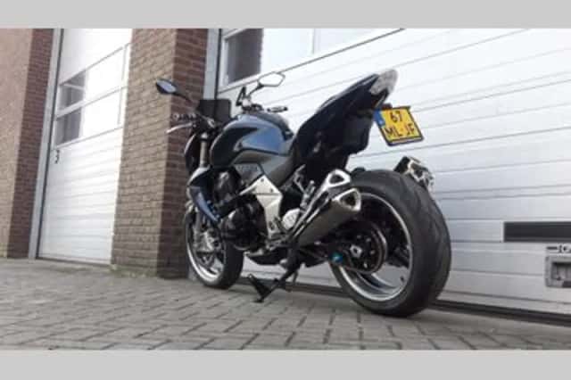 Kawasaki Z1000 (2009) thumbnail 3