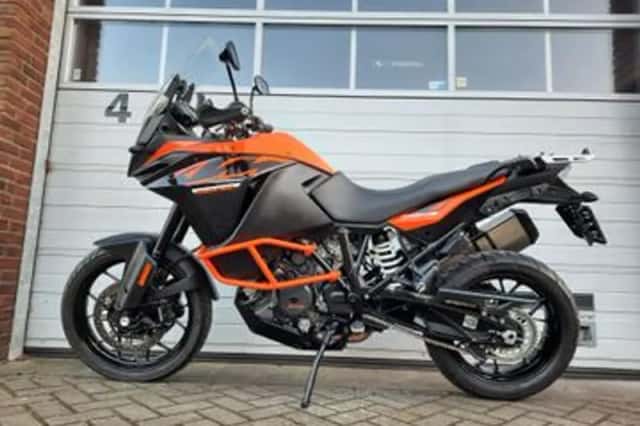 KTM 1090 Adventure (2017) thumbnail 1