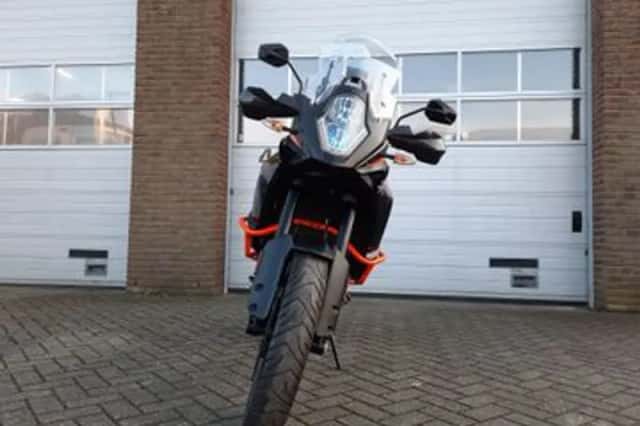 KTM 1090 Adventure (2017) thumbnail 4