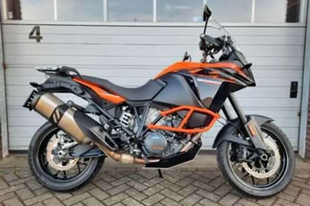 KTM 1090 Adventure (2017) thumbnail 5