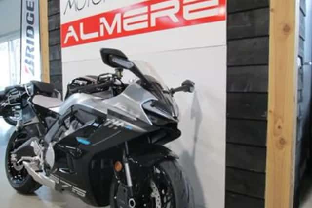 CFMoto 675SR-R (2026) thumbnail 3