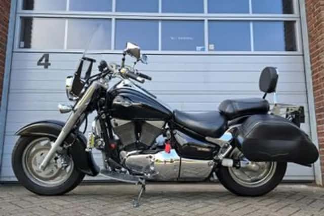 Suzuki Intruder (2005) thumbnail 6