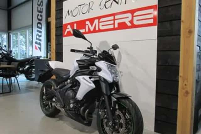 Kawasaki Er-6n (2015) thumbnail 3