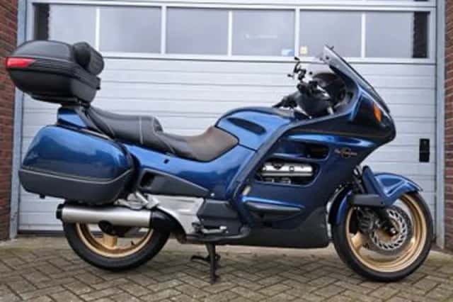 Honda ST 1100 PAN European (2002) thumbnail 1