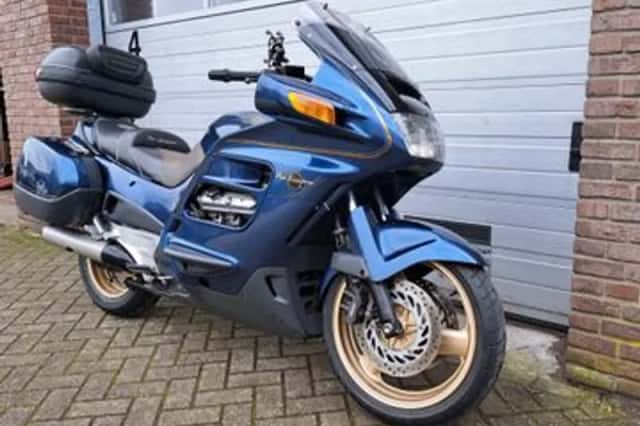 Honda ST 1100 PAN European (2002) thumbnail 2