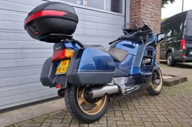 Honda ST 1100 PAN European (2002) thumbnail 3