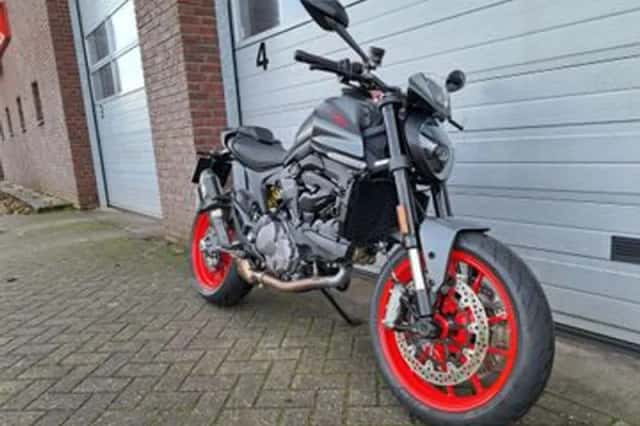Ducati Monster (2021) thumbnail 2