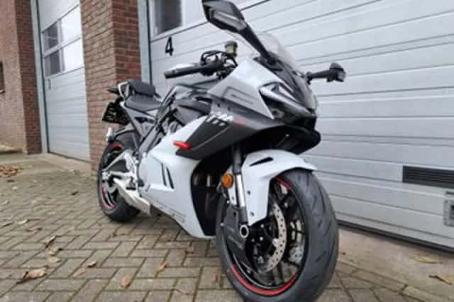 CFMoto 675SR-R (2026) thumbnail 2