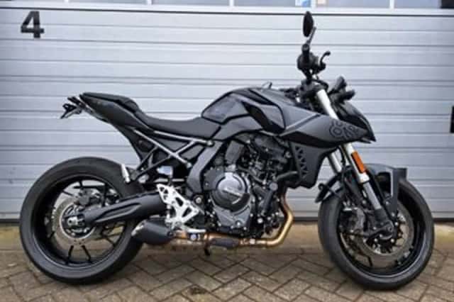 Suzuki GSX-8S (2023) thumbnail 1