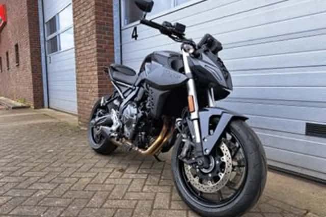 Suzuki GSX-8S (2023) thumbnail 2