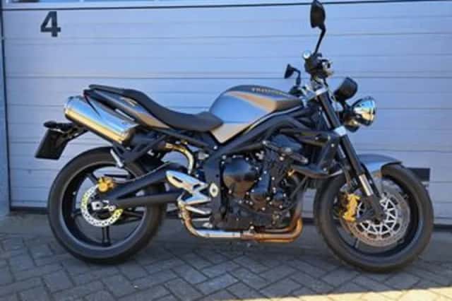 Triumph Street Triple 675 (2009) thumbnail 1