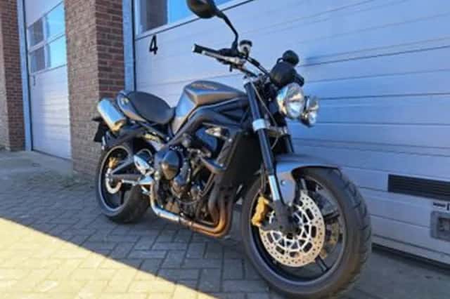 Triumph Street Triple 675 (2009) thumbnail 2