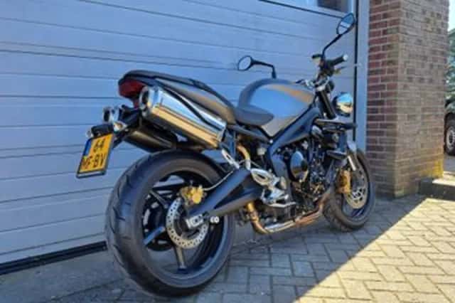 Triumph Street Triple 675 (2009) thumbnail 3