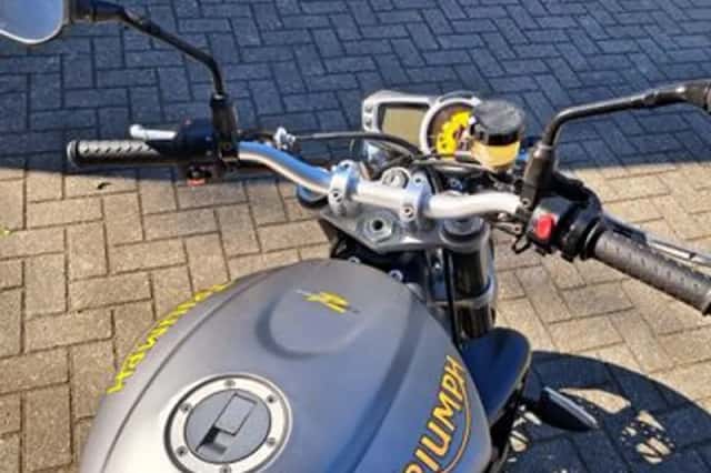 Triumph Street Triple 675 (2009) thumbnail 6