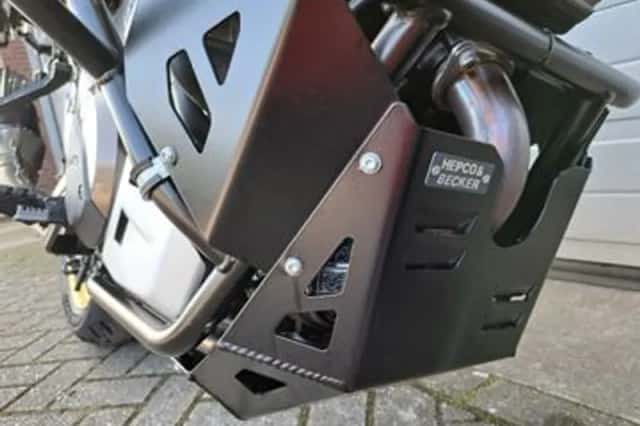 Suzuki V-Strom 1050 (2022) thumbnail 4