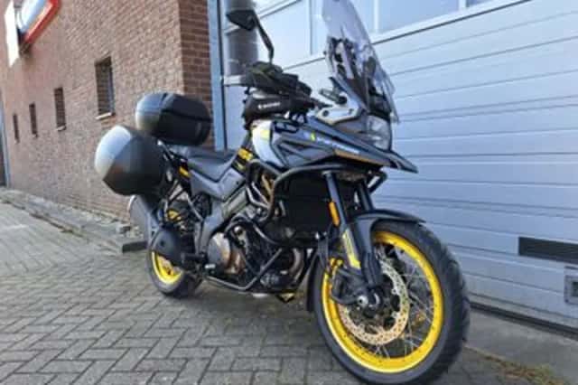 Suzuki V-Strom 1050XT (2022) thumbnail 2