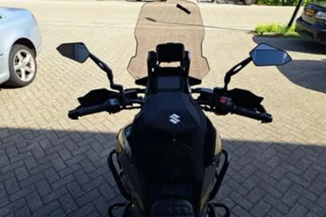 Suzuki V-Strom 1050XT (2022) thumbnail 4