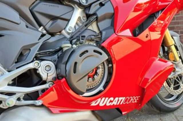 Ducati Panigale V4 R (2026) thumbnail 5