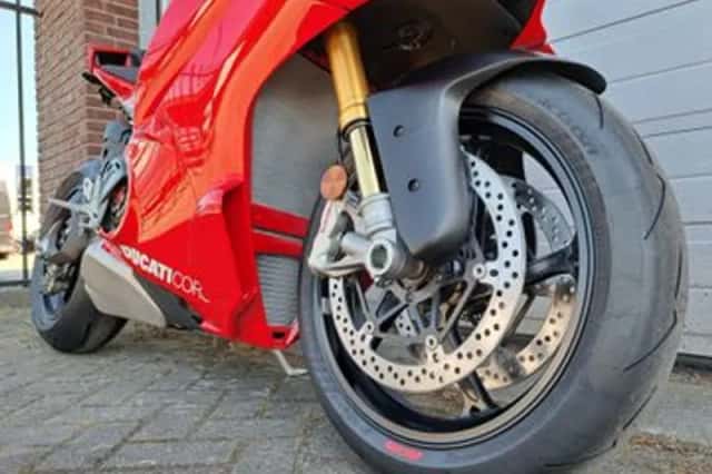 Ducati Panigale V4 R (2026) thumbnail 6