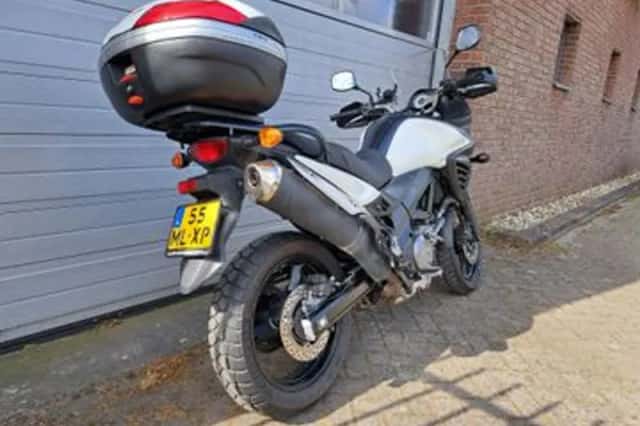 Suzuki V-Strom (2012) thumbnail 3