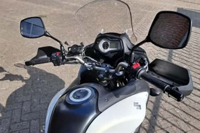 Suzuki V-Strom (2012) thumbnail 6