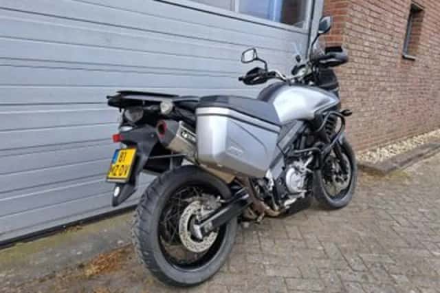 Suzuki V-Strom (2016) thumbnail 3