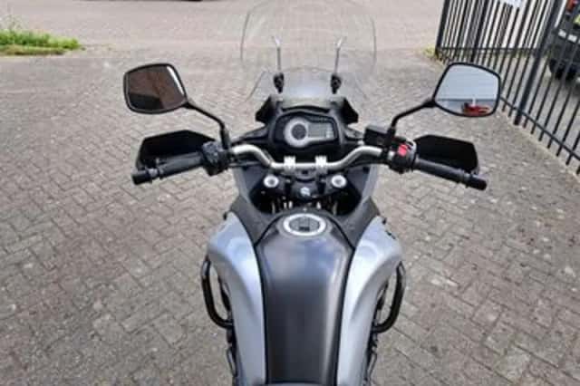 Suzuki V-Strom (2016) thumbnail 4
