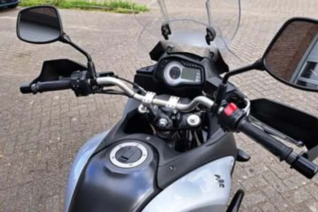 Suzuki V-Strom (2016) thumbnail 6