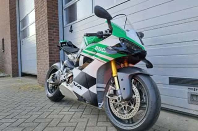 Ducati Panigale V4 (2026) thumbnail 2