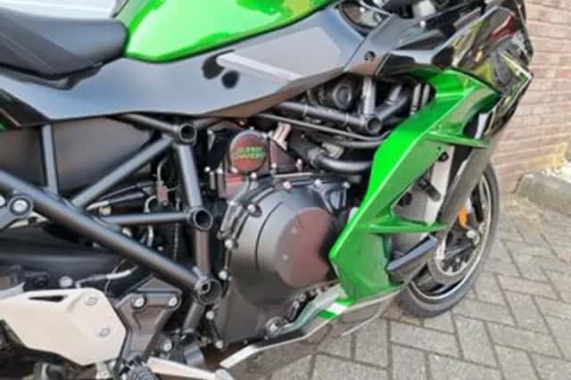 Kawasaki Ninja H2 SX SE (2023) thumbnail 4