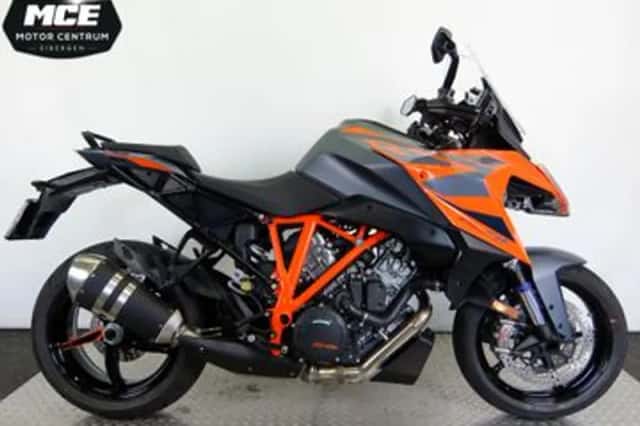 KTM 1290 Super Duke (2025) thumbnail 1