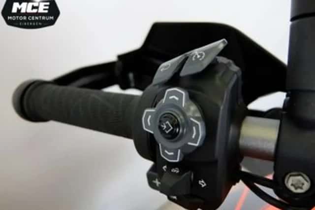 KTM 1290 Super Duke (2025) thumbnail 5