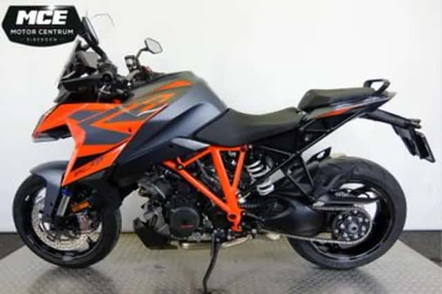 KTM 1290 Super Duke (2025) thumbnail 6