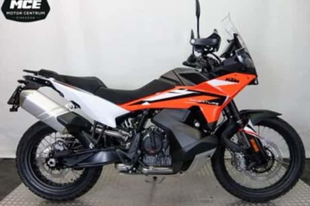 KTM 890 Adventure (2024) thumbnail 1