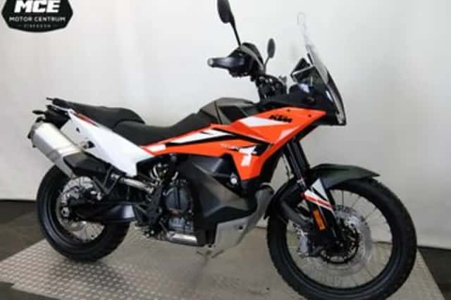 KTM 890 Adventure (2024) thumbnail 2