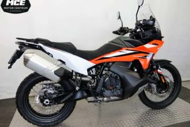 KTM 890 Adventure (2024) thumbnail 3