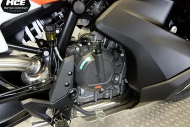 KTM 890 Adventure (2024) thumbnail 5