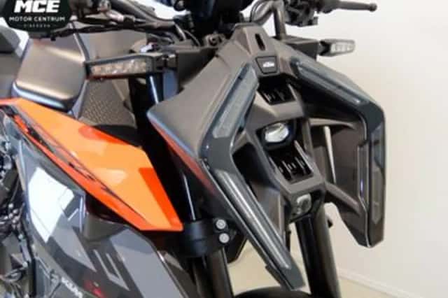 KTM 990 Duke (2026) thumbnail 2