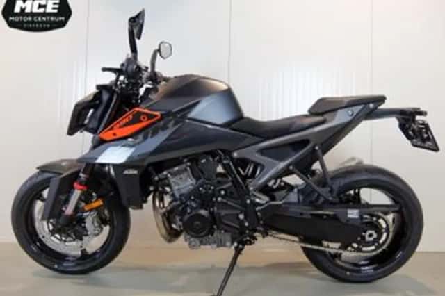 KTM 990 Duke (2026) thumbnail 3