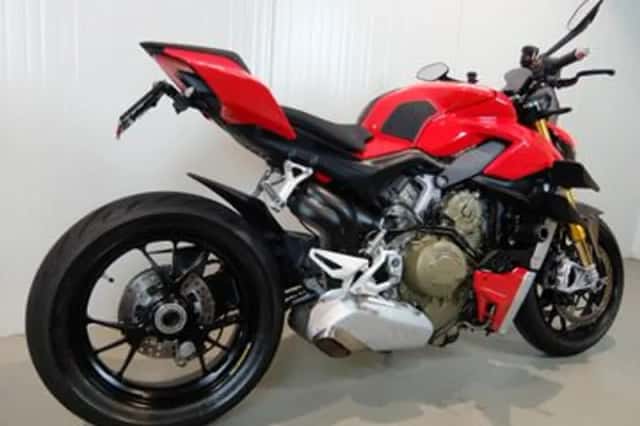 Ducati Streetfighter V4 (2020) thumbnail 4
