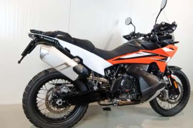 KTM 890 Adventure (2025) thumbnail 2