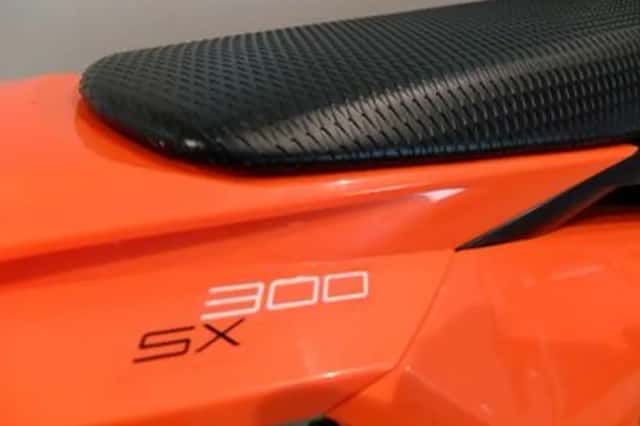 KTM 300 SX (2025) thumbnail 4