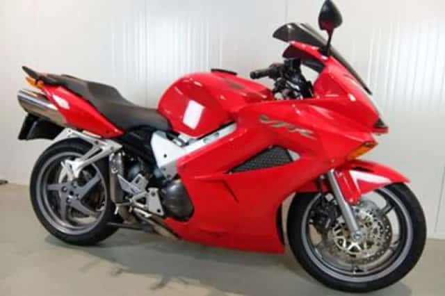 Honda VFR 800 FI (2005) thumbnail 3