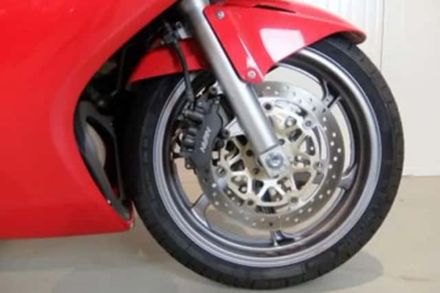 Honda VFR 800 FI (2005) thumbnail 4