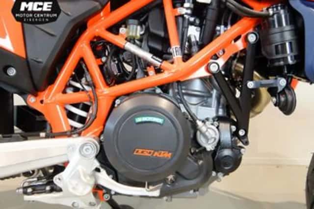KTM 690 SMC (2026) thumbnail 6